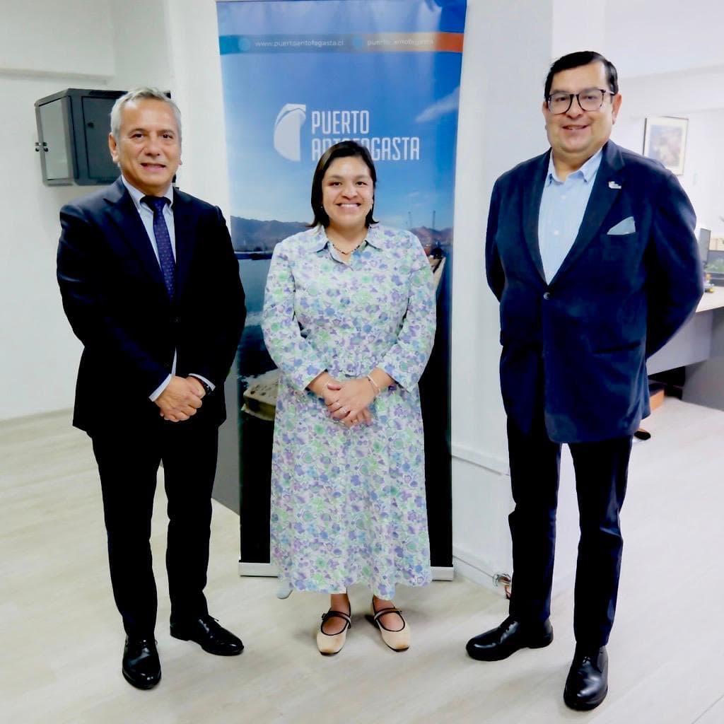 Puerto Antofagasta recibe visita de Embajadora de México y presenta sus capacidades e iniciativas de desarrollo